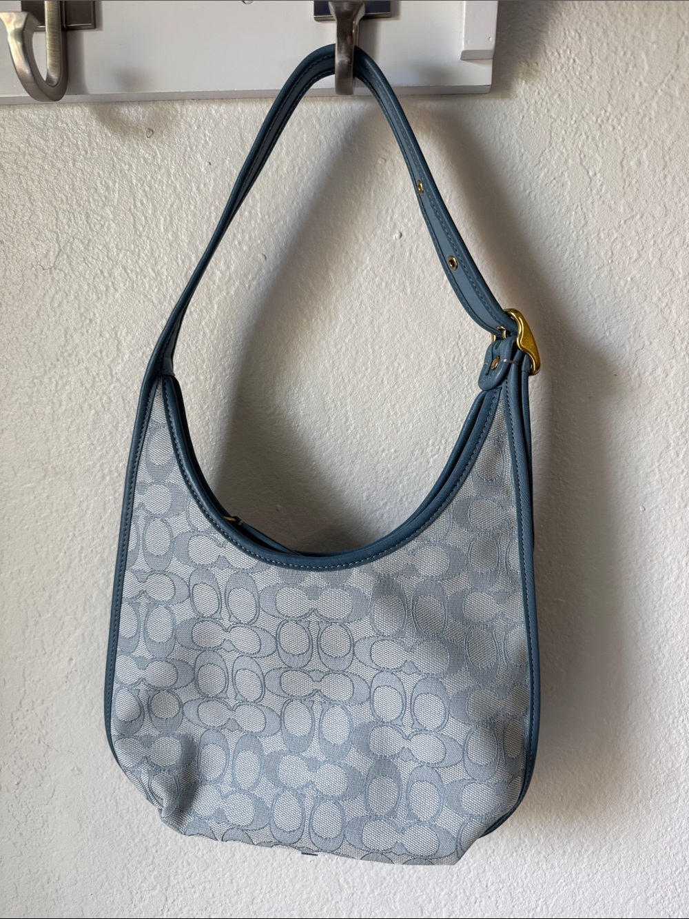 🆕 Coach Signature Ergo